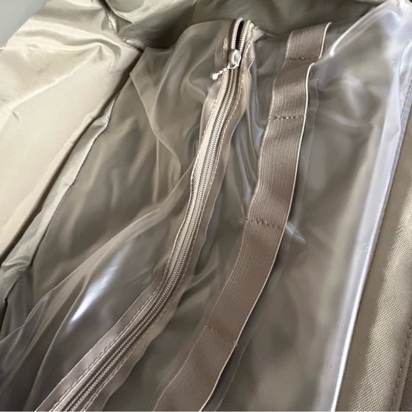 Baggallini Travel Tote Bag Detachable Wristlet Set Nylon Tan Black Floral Swirl - Picture 10 of 16